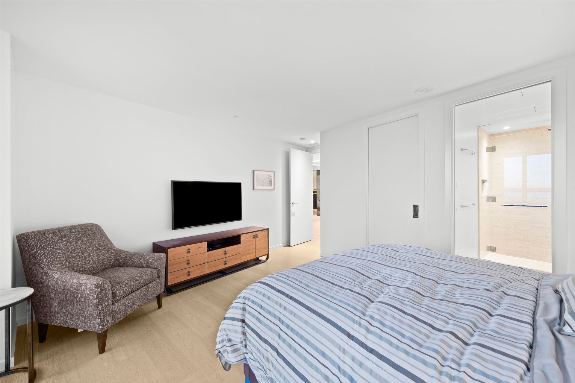 1355-023 at 405 - 1355 Bellevue Avenue, Ambleside, West Vancouver