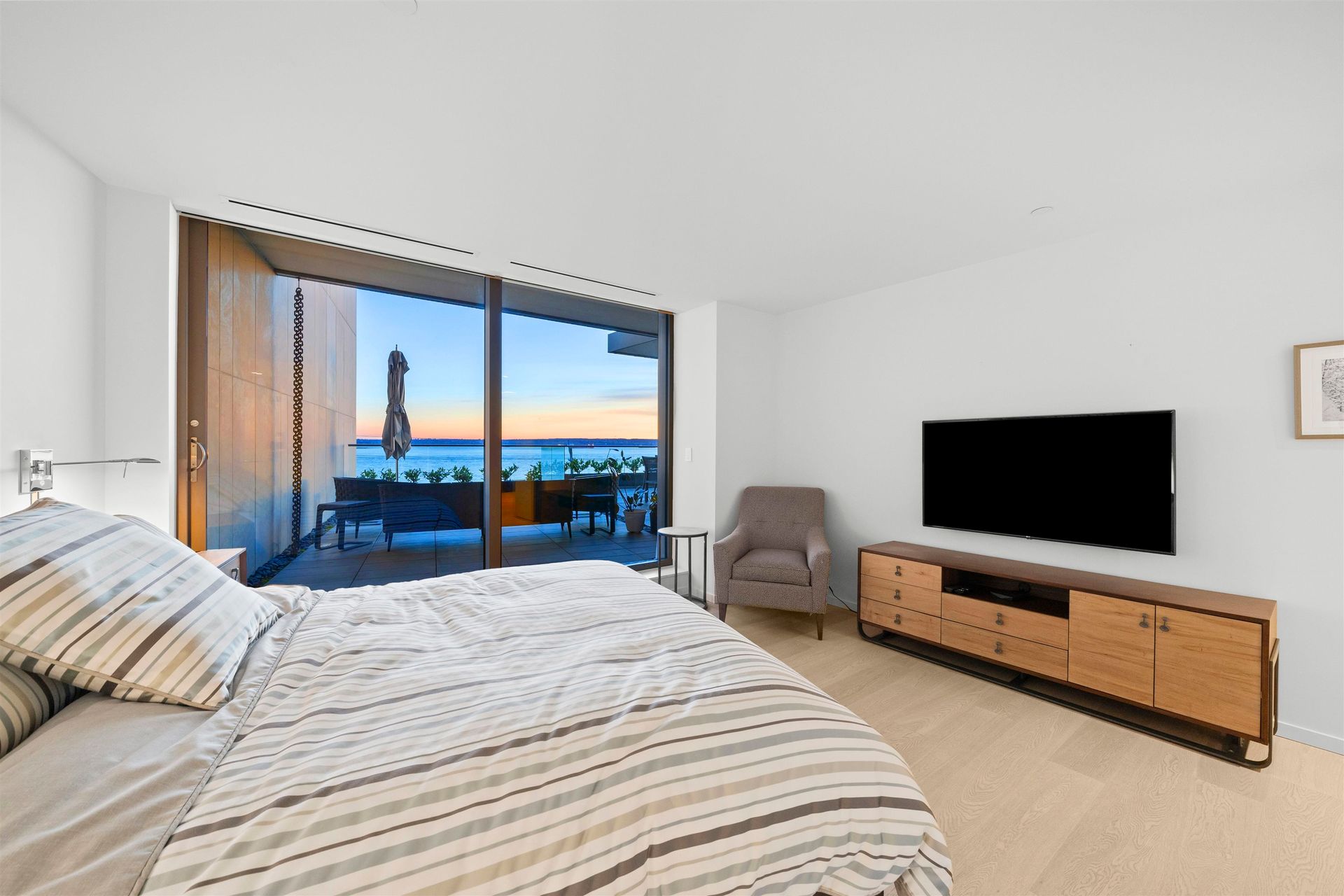 1355-024 at 405 - 1355 Bellevue Avenue, Ambleside, West Vancouver
