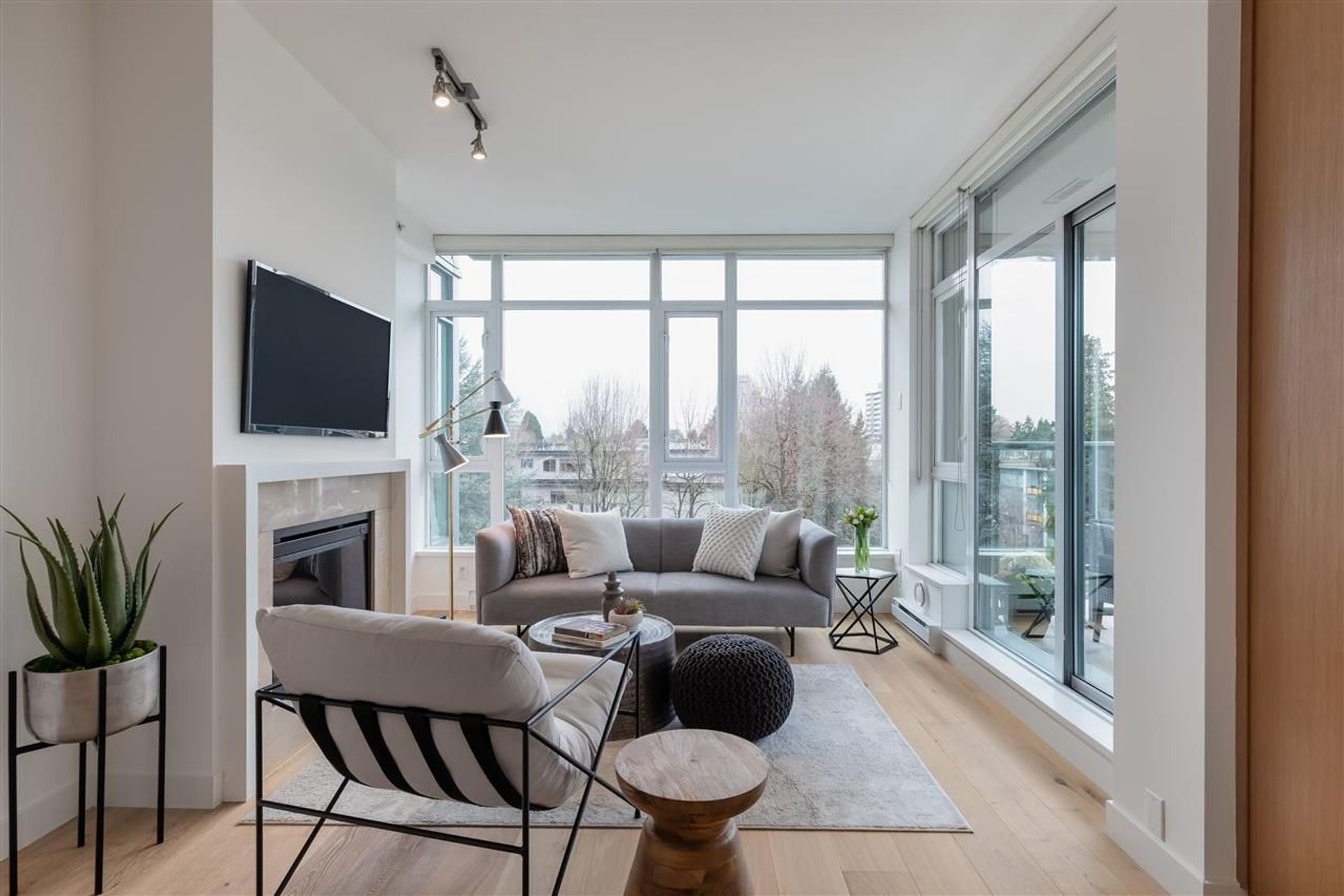 607 - 1333 W 11th Avenue, Fairview VW, Vancouver West  by Julie Miller - Personal Real Estate Corporation 607 - 1333 W 11th Avenue, Fairview VW, Vancouver West