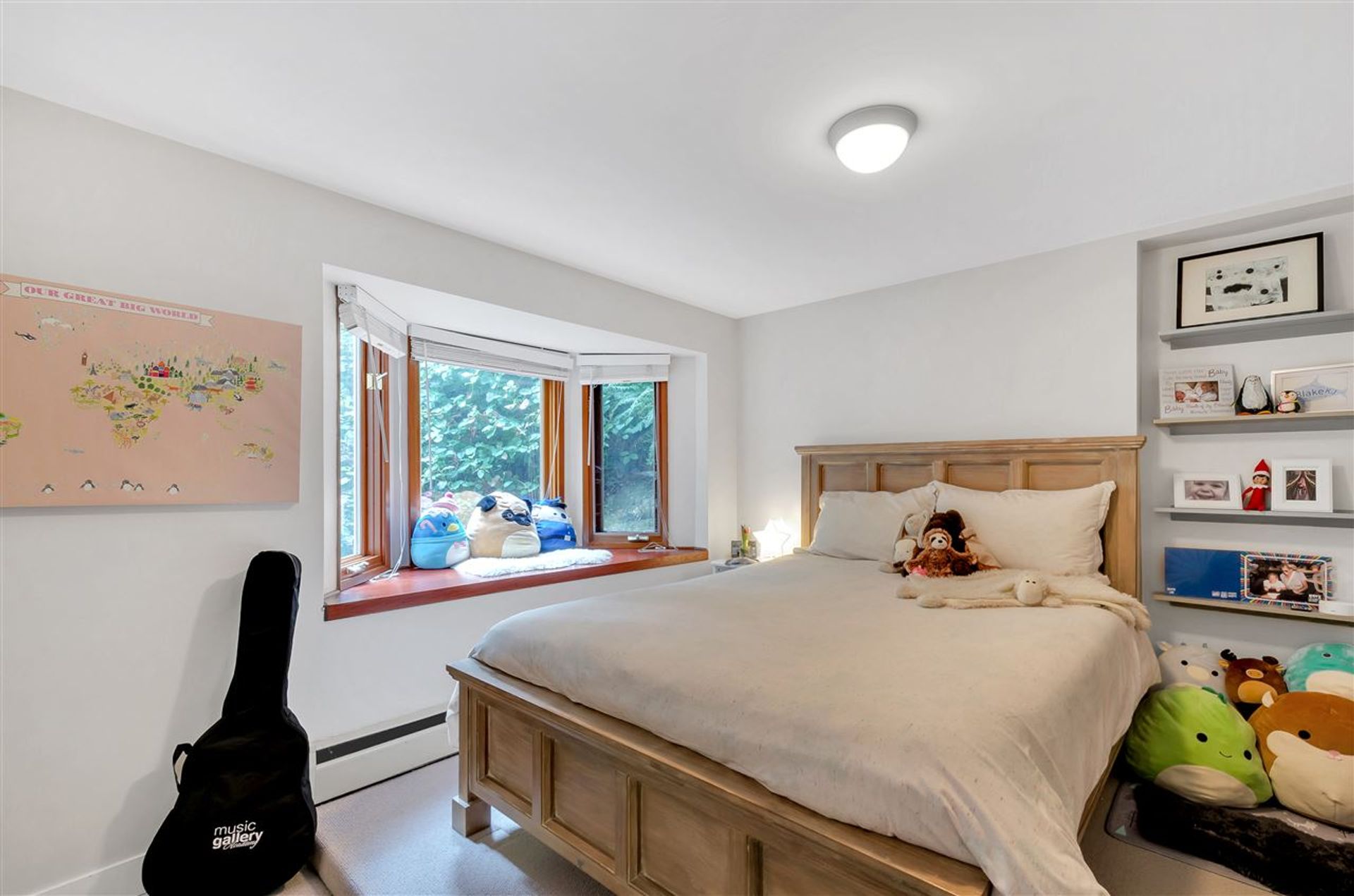 bed-4 at 5716 Marine Drive, Eagle Harbour, West Vancouver