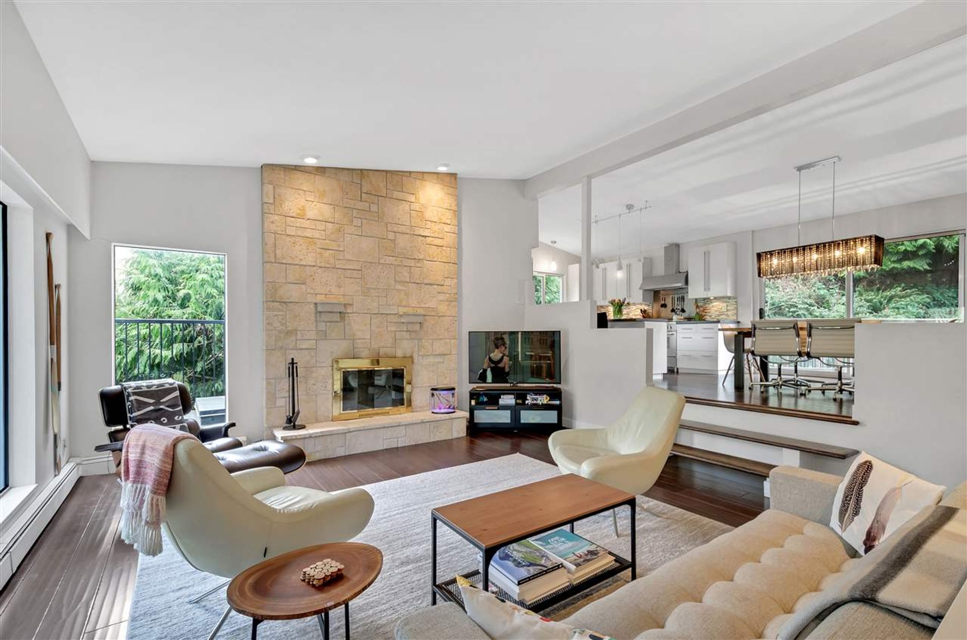 living-2 at 5716 Marine Drive, Eagle Harbour, West Vancouver