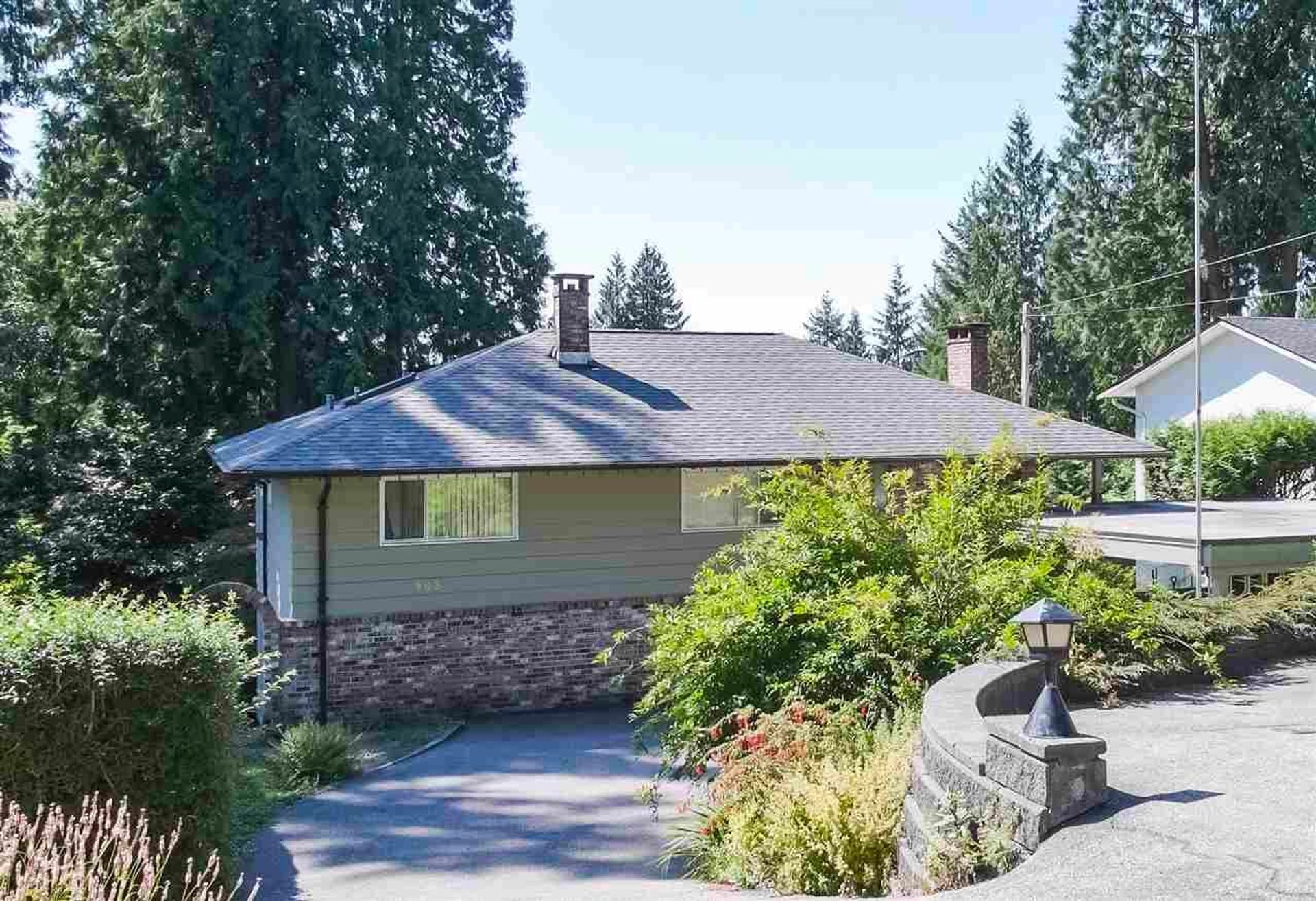 983 Wellington Drive, Lynn Valley, North Vancouver  by Julie Miller - Personal Real Estate Corporation 983 Wellington Drive, Lynn Valley, North Vancouver