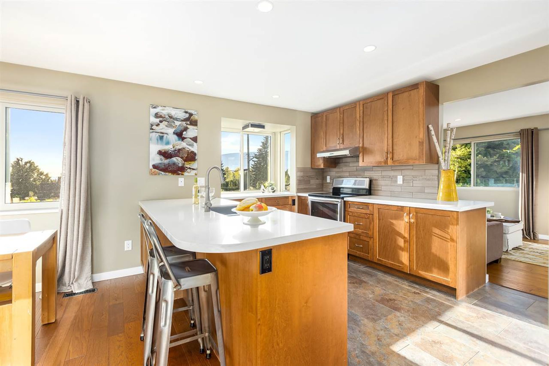 kitchen at 3350 Calder Avenue, Upper Lonsdale, North Vancouver