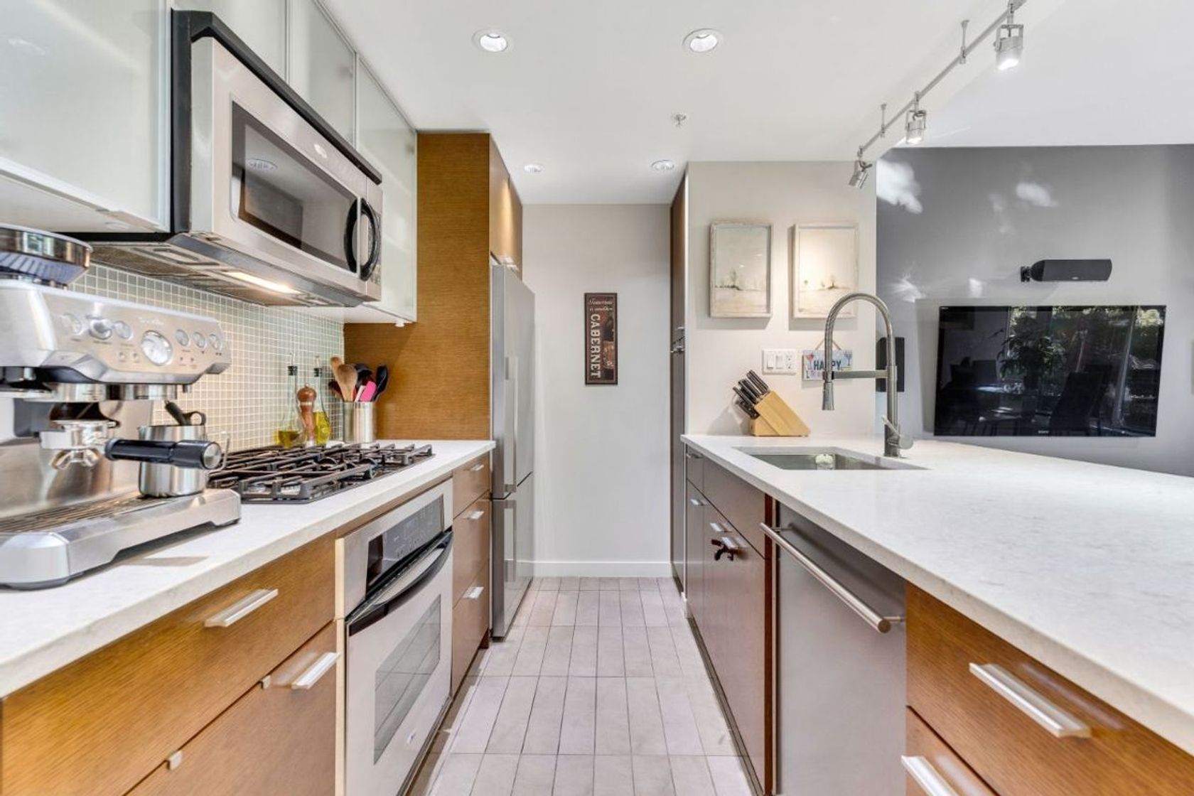 980-cooperage-way-yaletown-vancouver-west-05 at 107 - 980 Cooperage Way, Cooperage Park (Yaletown), Vancouver West