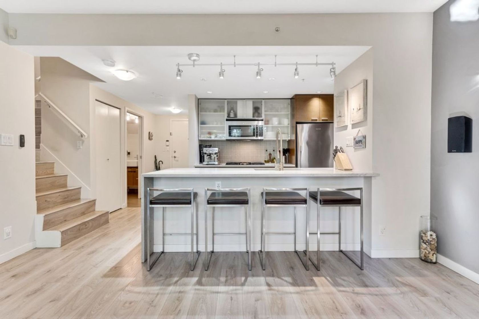 980-cooperage-way-yaletown-vancouver-west-06 at 107 - 980 Cooperage Way, Cooperage Park (Yaletown), Vancouver West