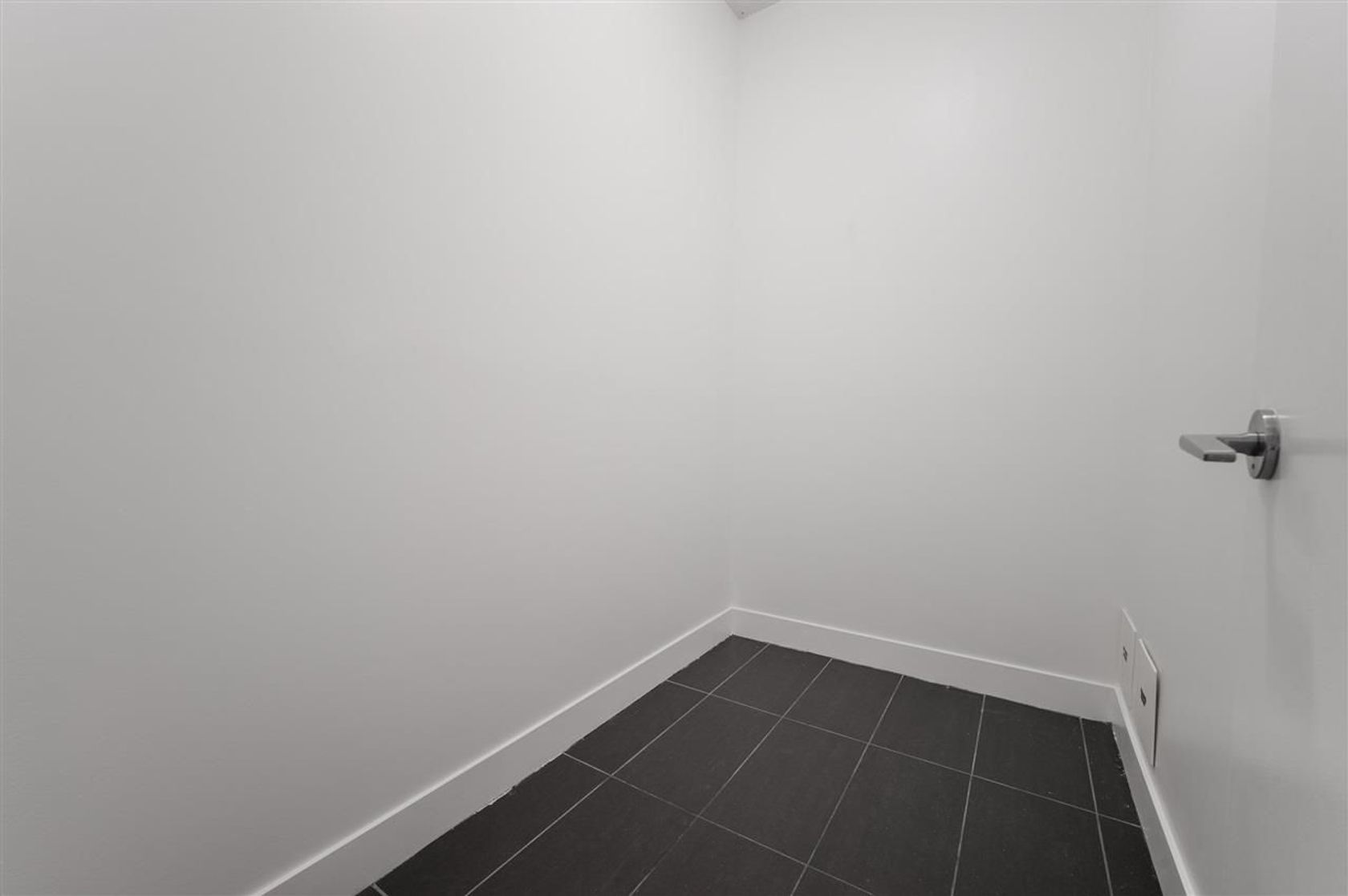 33-w-pender-street-downtown-vw-vancouver-west-05 at 607 - 33 W Pender Street, Downtown VW, Vancouver West