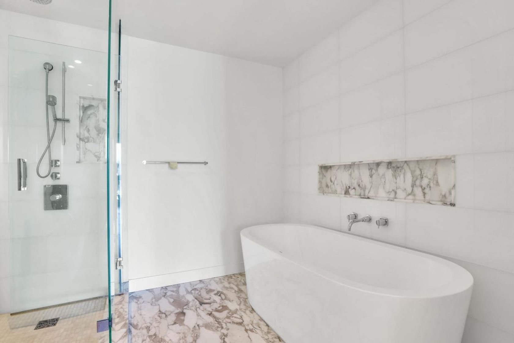 1409-w-pender-street-coal-harbour-vancouver-west-07 at 601 - 1409 W Pender Street, Coal Harbour, Vancouver West