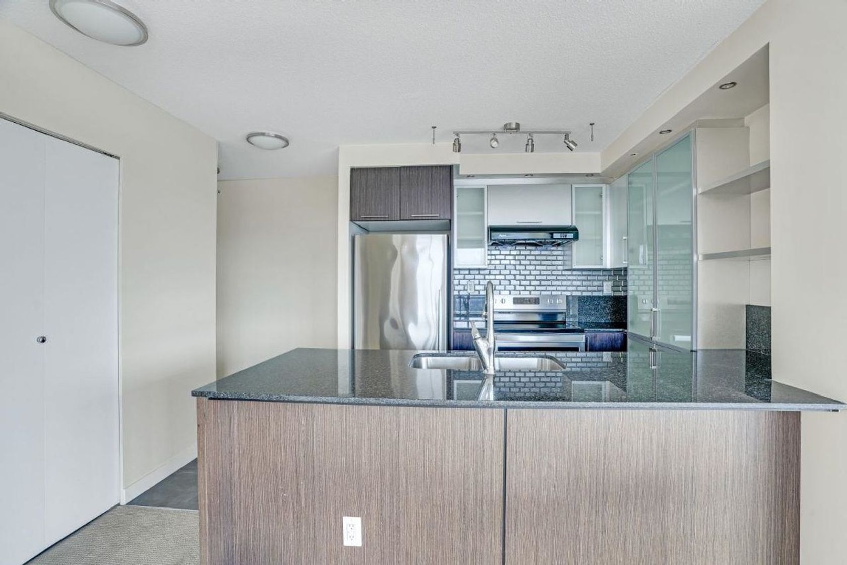 2980-atlantic-avenue-north-coquitlam-coquitlam-07 at 2207 - 2980 Atlantic Avenue, North Coquitlam, Coquitlam