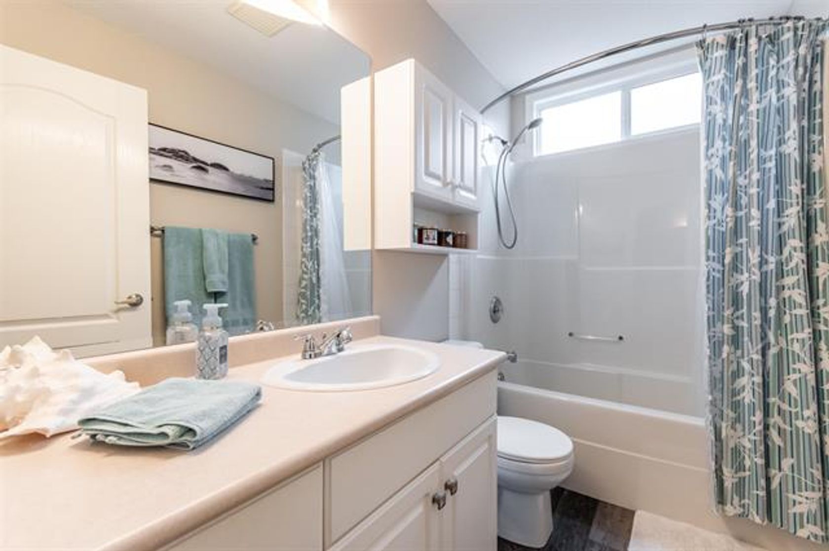 262768926-18 at 354 -  WALNUT A Harrison Lake, Harrison Hot Springs