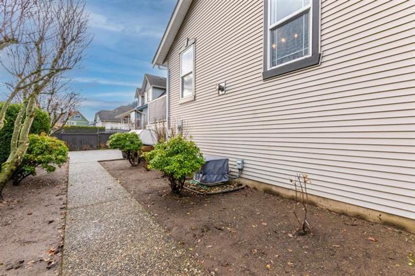 262768926-25 at 354 -  WALNUT A Harrison Lake, Harrison Hot Springs