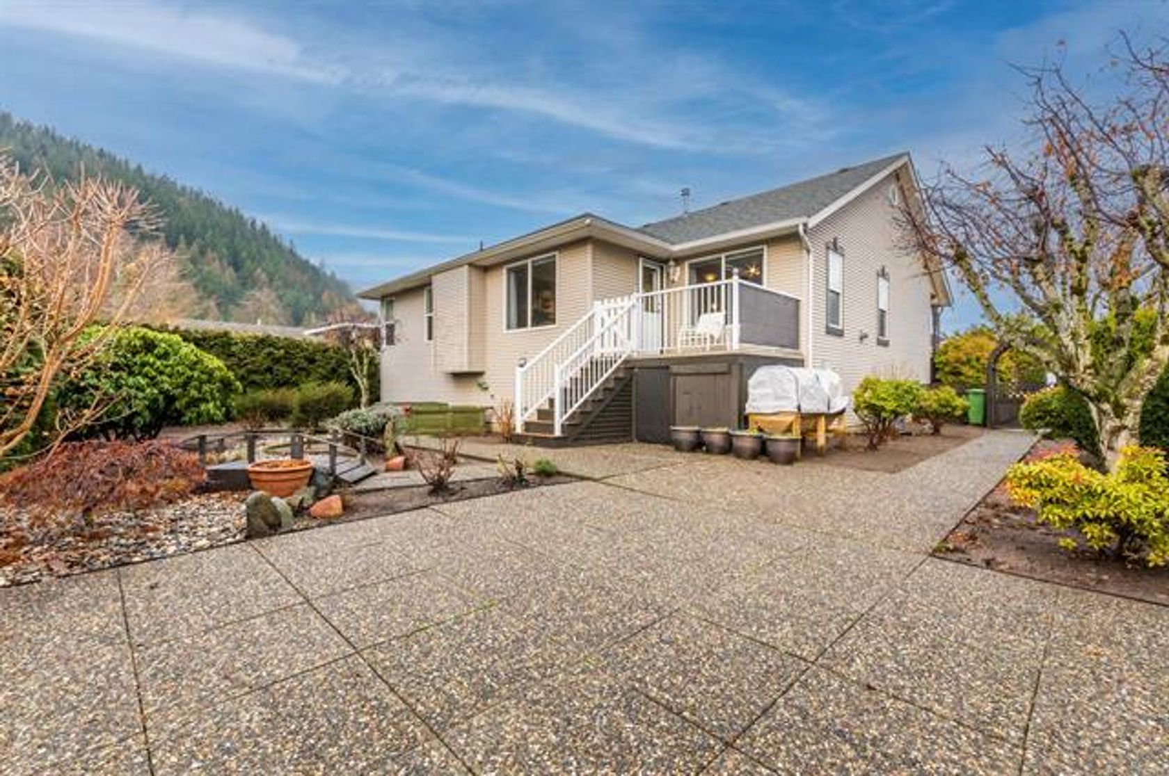 262768926-26 at 354 -  WALNUT A Harrison Lake, Harrison Hot Springs