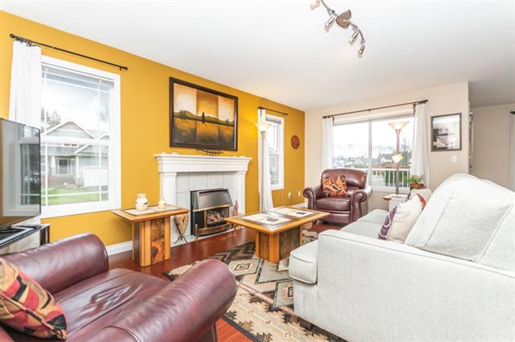 262768926-3 at 354 -  WALNUT A Harrison Lake, Harrison Hot Springs