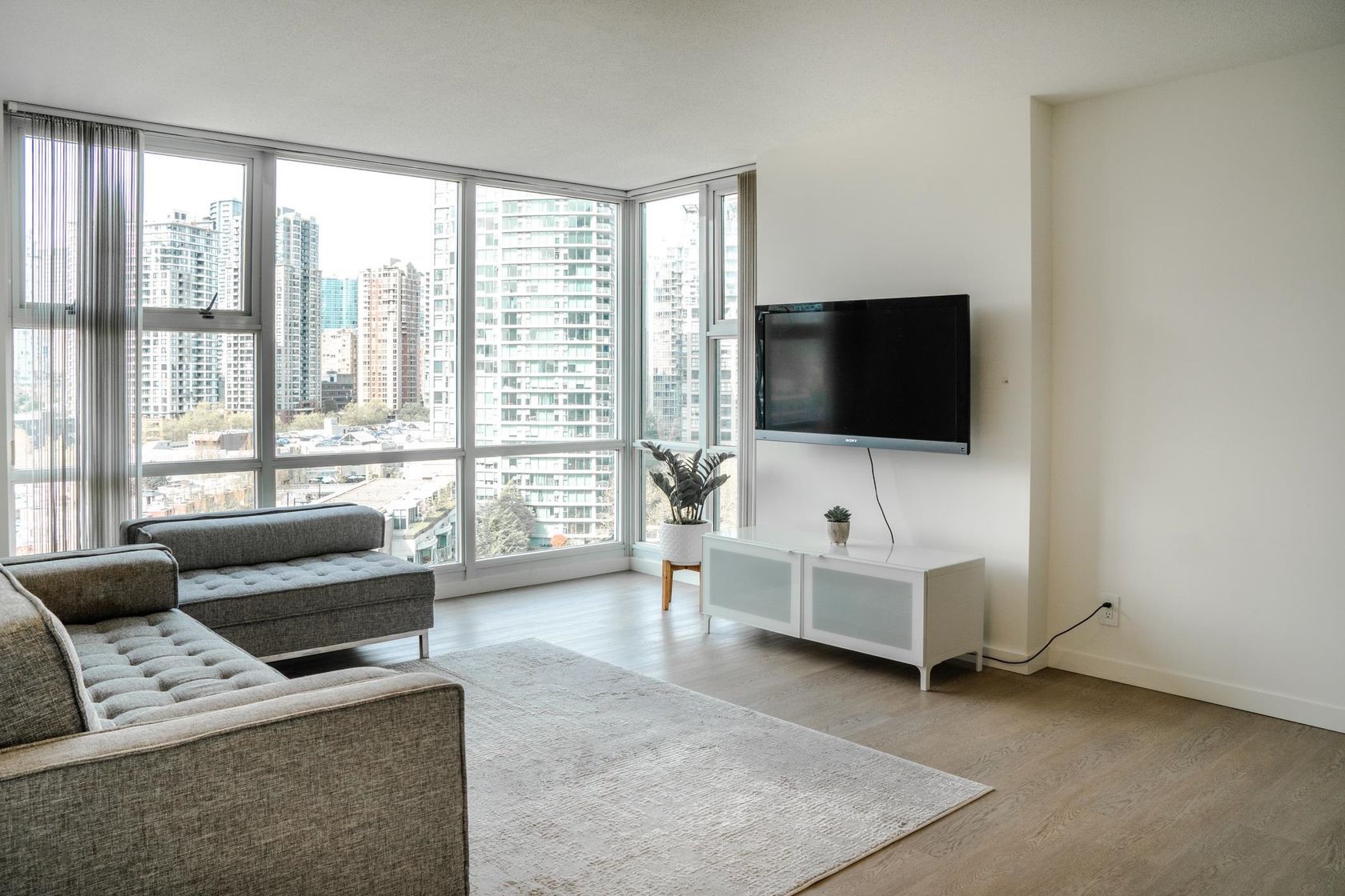 193-aquarius-mews-yaletown-vancouver-west-05 at 1605 - 193 Aquarius Mews, False Creek-Yaletown (Yaletown), Vancouver West