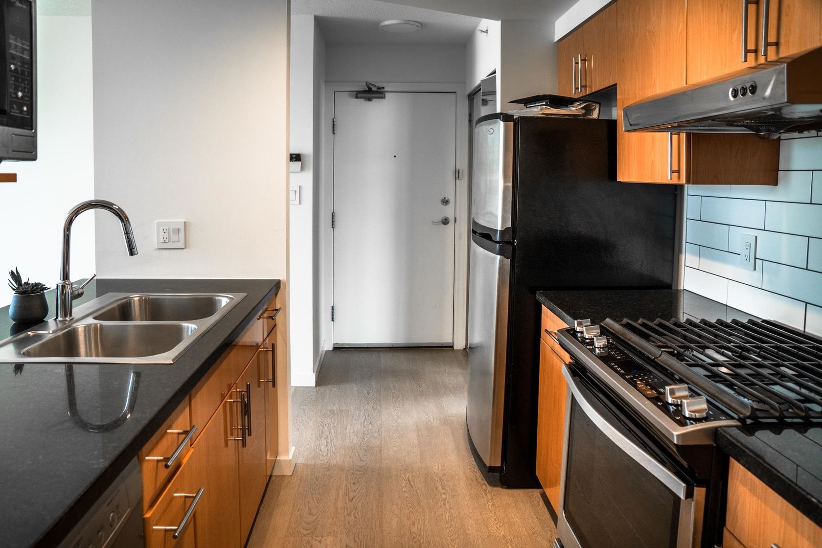 193-aquarius-mews-yaletown-vancouver-west-08 at 1605 - 193 Aquarius Mews, False Creek-Yaletown (Yaletown), Vancouver West