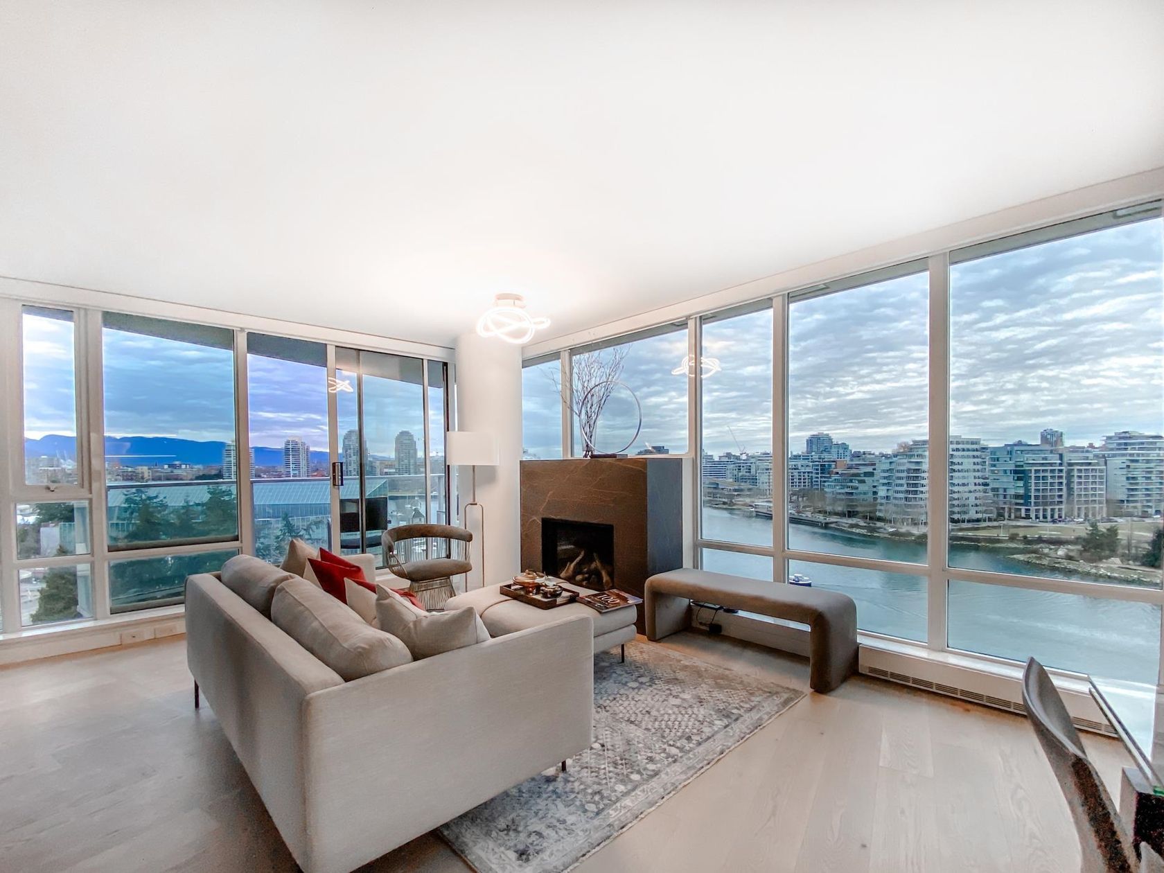 8-smithe-mews-yaletown-vancouver-west-01 at 1201 - 8 Smithe Mews, Cooperage Park (Yaletown), Vancouver West