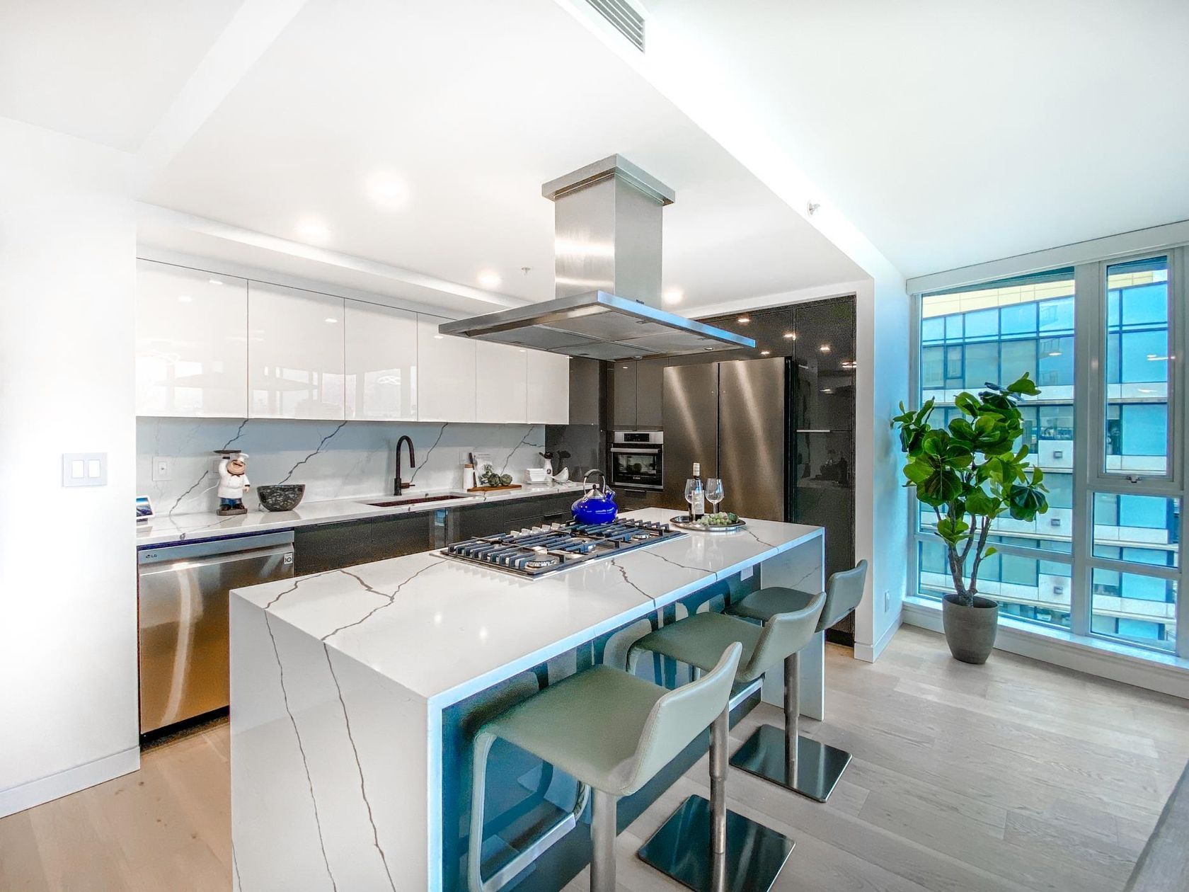 8-smithe-mews-yaletown-vancouver-west-02 at 1201 - 8 Smithe Mews, Cooperage Park (Yaletown), Vancouver West