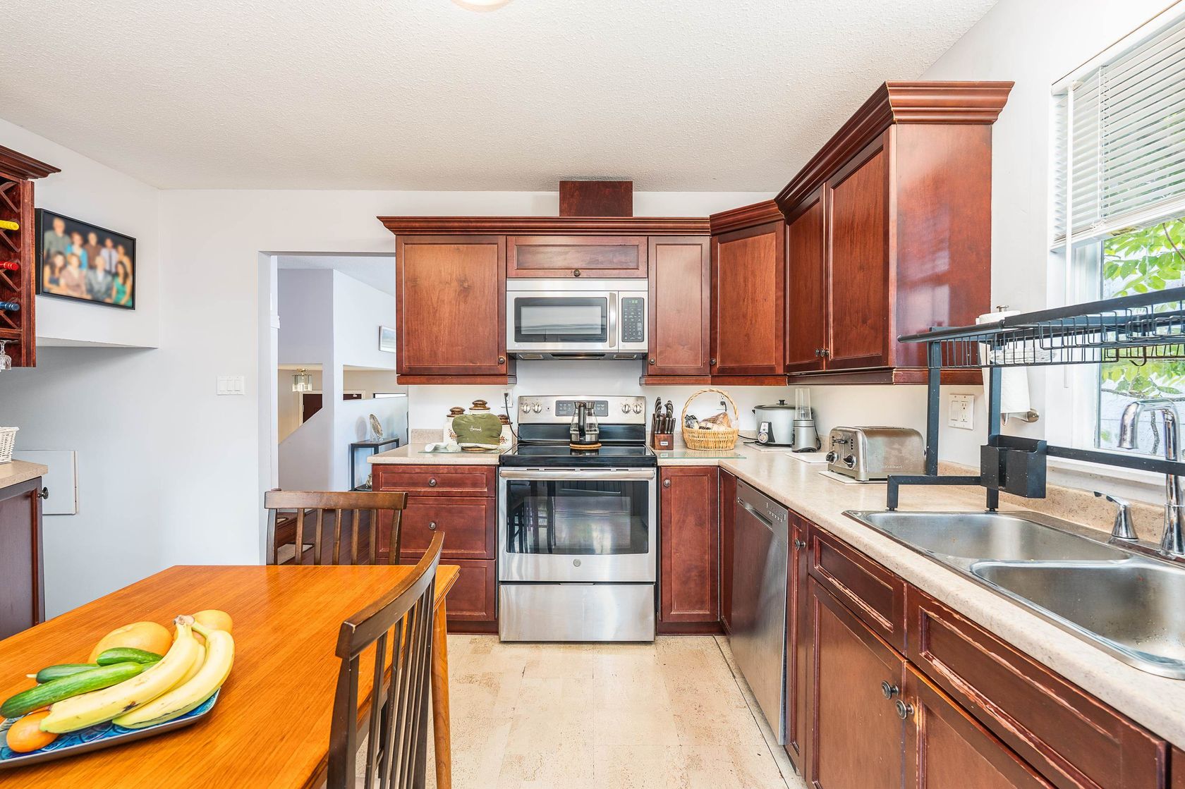 966-hosmer-court-meadow-brook-coquitlam-15 at 966 Hosmer Court, Meadow Brook, Coquitlam