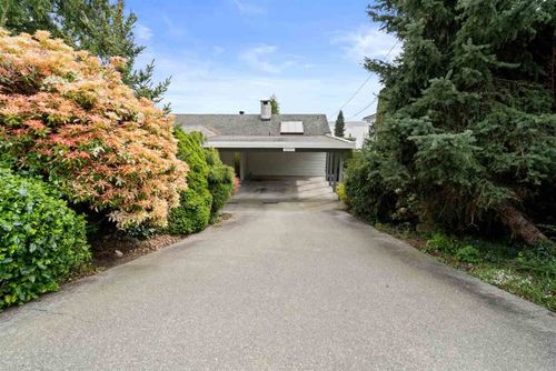 2230-queens-avenue-queens-west-vancouver-03 at 2230 Queens Avenue, Queens, West Vancouver