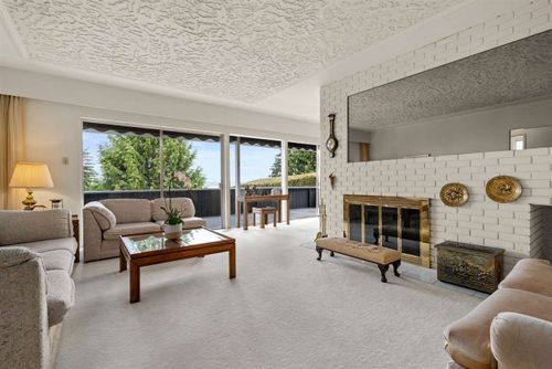 2230-queens-avenue-queens-west-vancouver-05 at 2230 Queens Avenue, Queens, West Vancouver