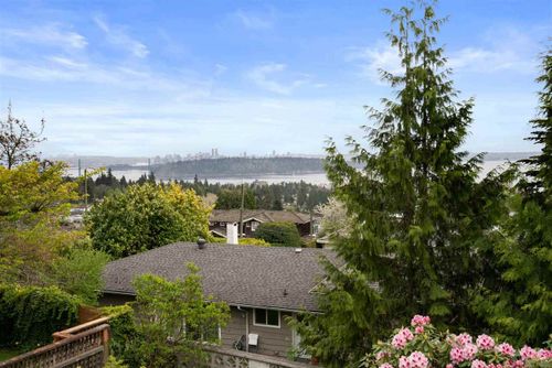 2230-queens-avenue-queens-west-vancouver-07 at 2230 Queens Avenue, Queens, West Vancouver