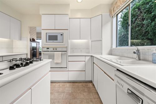 2230-queens-avenue-queens-west-vancouver-14 at 2230 Queens Avenue, Queens, West Vancouver