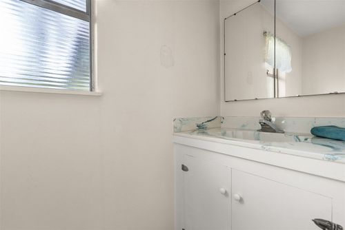 2230-queens-avenue-queens-west-vancouver-20 at 2230 Queens Avenue, Queens, West Vancouver