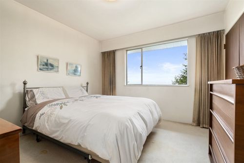 2230-queens-avenue-queens-west-vancouver-21 at 2230 Queens Avenue, Queens, West Vancouver