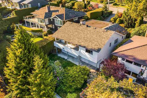 2230-queens-avenue-queens-west-vancouver-37 at 2230 Queens Avenue, Queens, West Vancouver