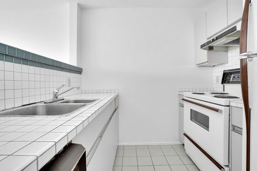 13 at 103 - 985 10th Avenue West, Fairview VW, Vancouver West