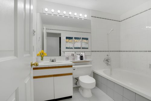 18 at 103 - 985 10th Avenue West, Fairview VW, Vancouver West