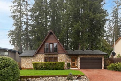 web-1 at 2752 Byron Road, Blueridge NV, North Vancouver