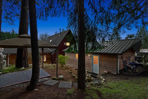 web-2-2 at 2752 Byron Road, Blueridge NV, North Vancouver