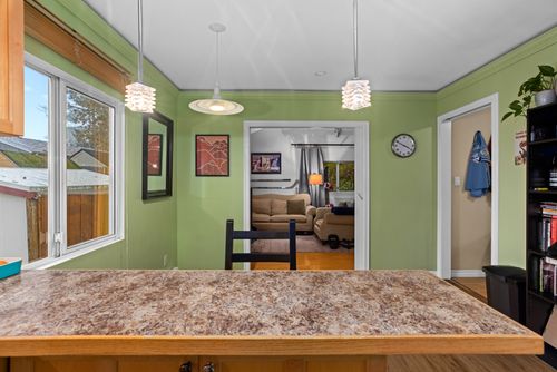 web-41 at 2752 Byron Road, Blueridge NV, North Vancouver