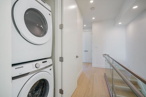 607-e-4th-street-queensbury-north-vancouver-19 at 607 E 4th Street