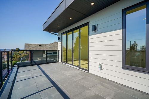 607-e-4th-street-queensbury-north-vancouver-21 at 607 E 4th Street