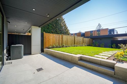 607-e-4th-street-queensbury-north-vancouver-27 at 607 E 4th Street