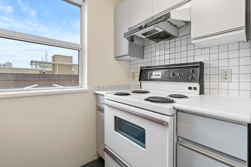 _a732470-1 at 303 - 985 West 10th Avenue, Fairview VW, Vancouver West