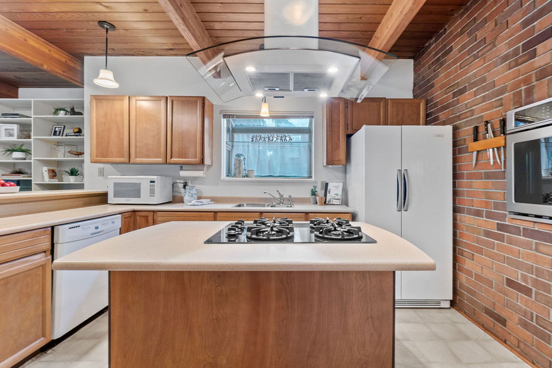 2573 Shelley Road, Blueridge NV, North Vancouver - 2573-shelley-road-blueridge-north-vancouver-15 2573 Shelley Road, Blueridge NV, North Vancouver - 2573-shelley-road-blueridge-north-vancouver-15