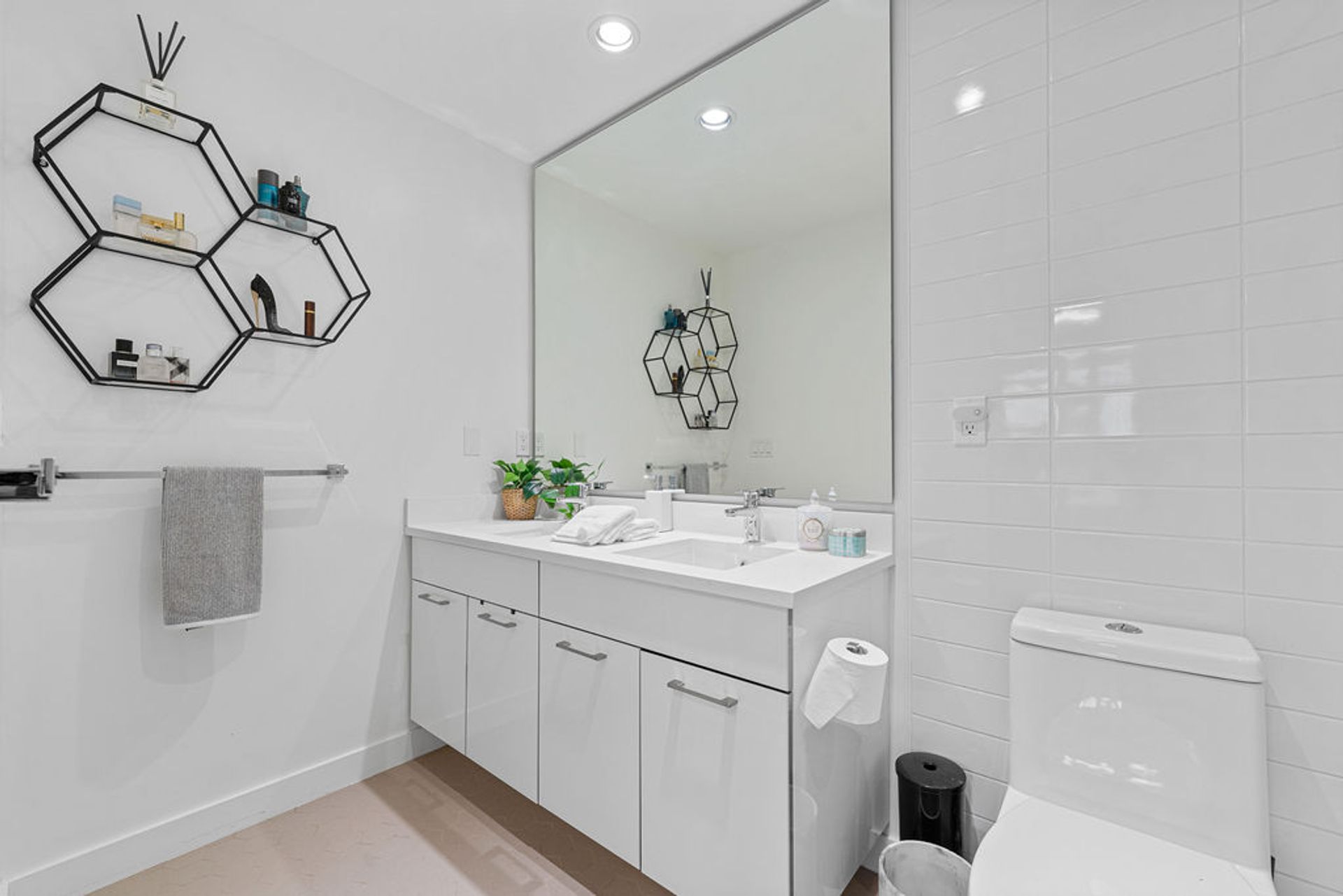 209 - 711 14th Street W, Mosquito Creek, North Vancouver - 711-14th-st-w-21 209 - 711 14th Street W, Mosquito Creek, North Vancouver - 711-14th-st-w-21