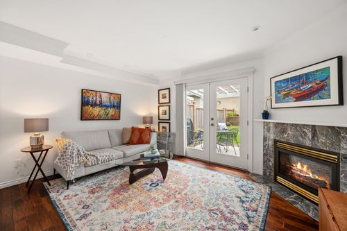 7 at 262 E 10th Street, Central Lonsdale, North Vancouver 7 at 262 E 10th Street, Central Lonsdale, North Vancouver