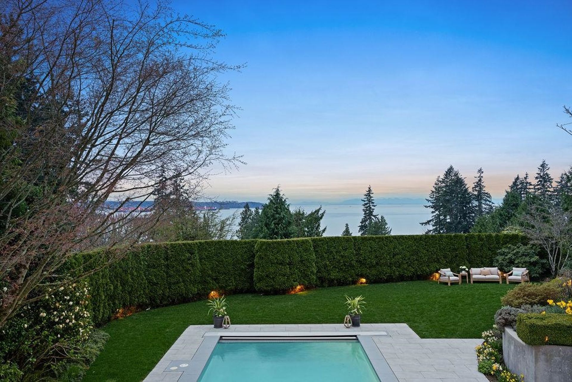 2964-mathers-crescent-altamont-west-vancouver-02.jpg