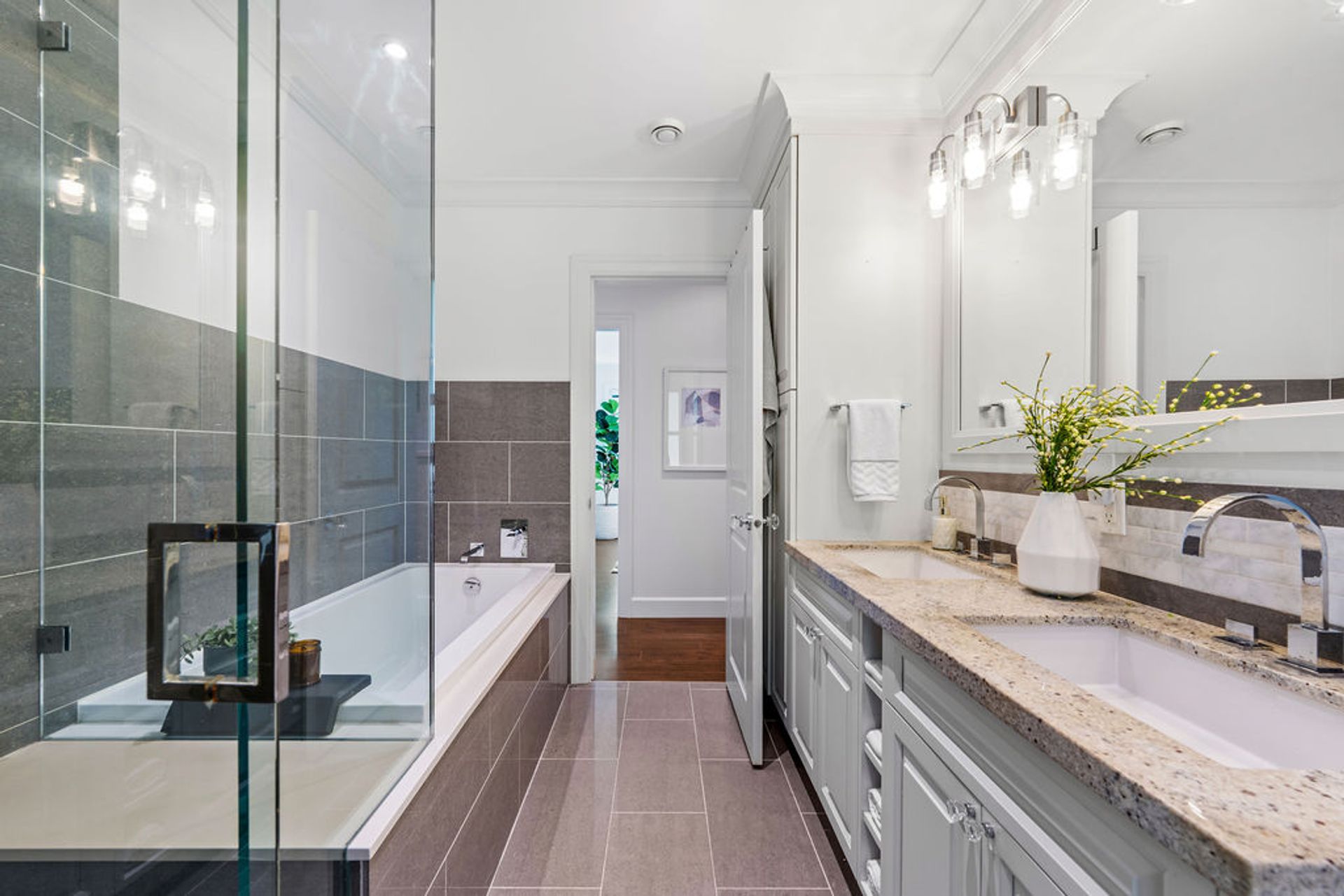 814 Plymouth Drive, Windsor Park NV, North Vancouver - 814-plymouth-dr-14 814 Plymouth Drive, Windsor Park NV, North Vancouver - 814-plymouth-dr-14