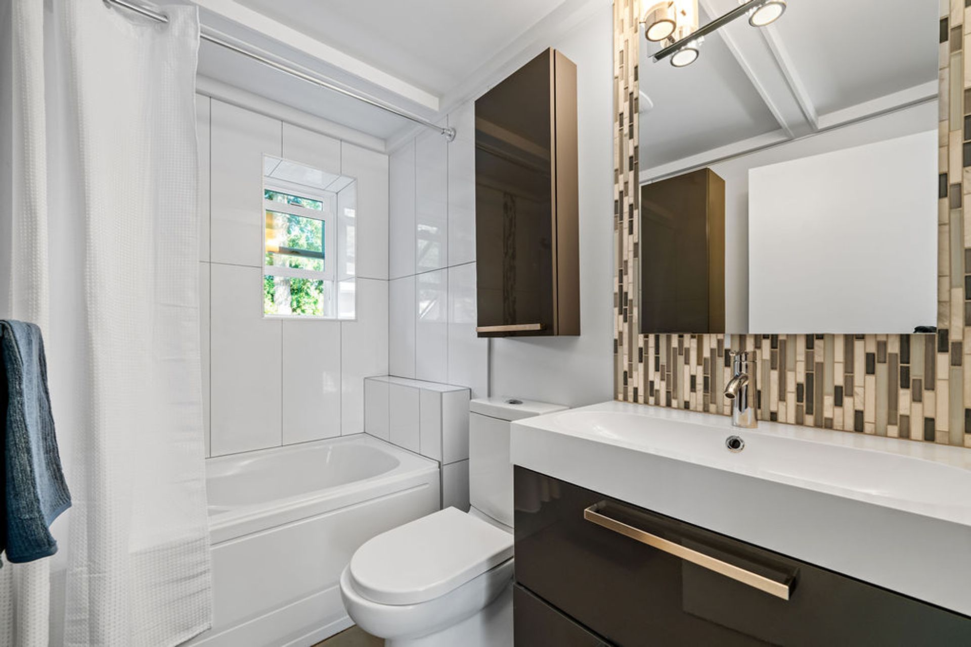 814 Plymouth Drive, Windsor Park NV, North Vancouver - 814-plymouth-dr-17 814 Plymouth Drive, Windsor Park NV, North Vancouver - 814-plymouth-dr-17