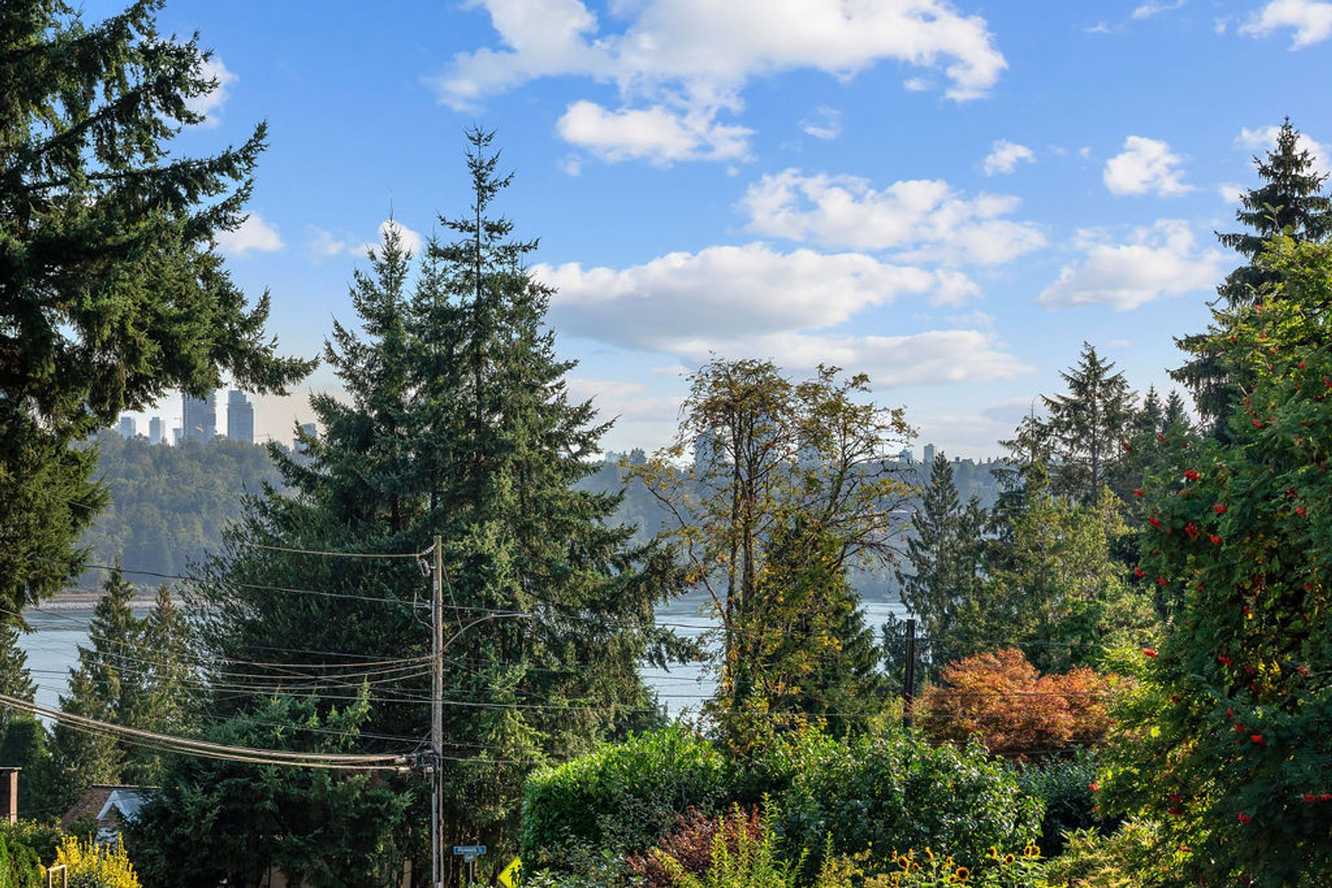 814 Plymouth Drive, Windsor Park NV, North Vancouver - 814-plymouth-dr-68 814 Plymouth Drive, Windsor Park NV, North Vancouver - 814-plymouth-dr-68