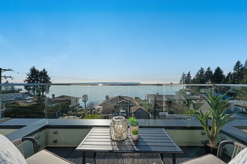 3373-radcliffe-101 at 3373 Radcliffe Avenue, West Bay, West Vancouver