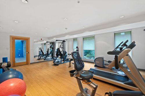 17-workout-at-home at 304 - 221 East 3rd Street, Lower Lonsdale, North Vancouver