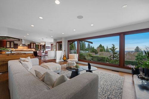 11-124-carisbrooke-cres-31 at 124 Carisbrooke Crescent, Upper Lonsdale, North Vancouver