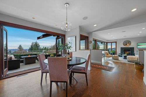 12-124-carisbrooke-cres-33 at 124 Carisbrooke Crescent, Upper Lonsdale, North Vancouver