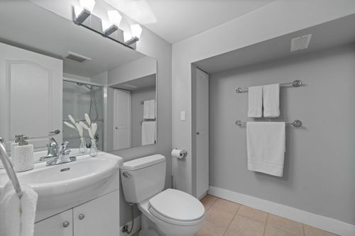 124-carisbrooke-cres-75 at 124 Carisbrooke Crescent, Upper Lonsdale, North Vancouver