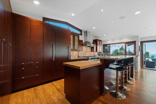 13-124-carisbrooke-cres-42 at 124 Carisbrooke Crescent, Upper Lonsdale, North Vancouver